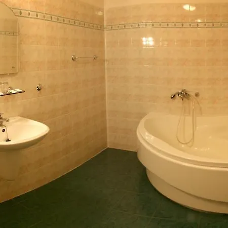 Lipa Hotel